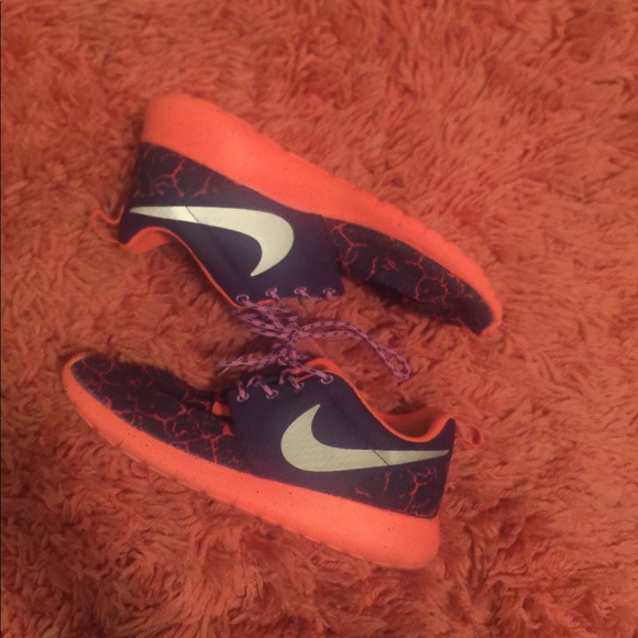 Lava Roshes - Picture 1 of 1